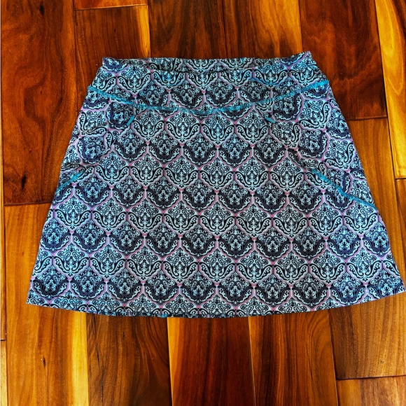 Title nine Pants - Title Nine sz XS Skort in Blue, pink geometric pattern